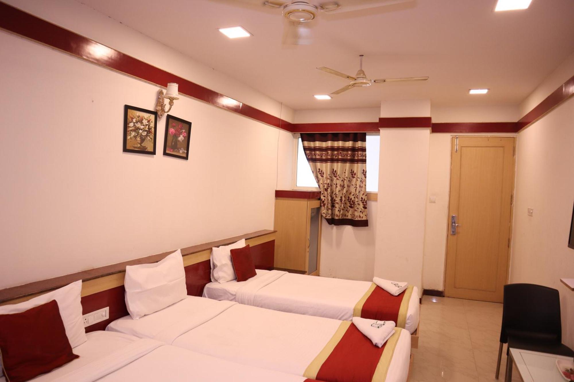 Sri Sai Ram Suites Bangalore Eksteriør bilde
