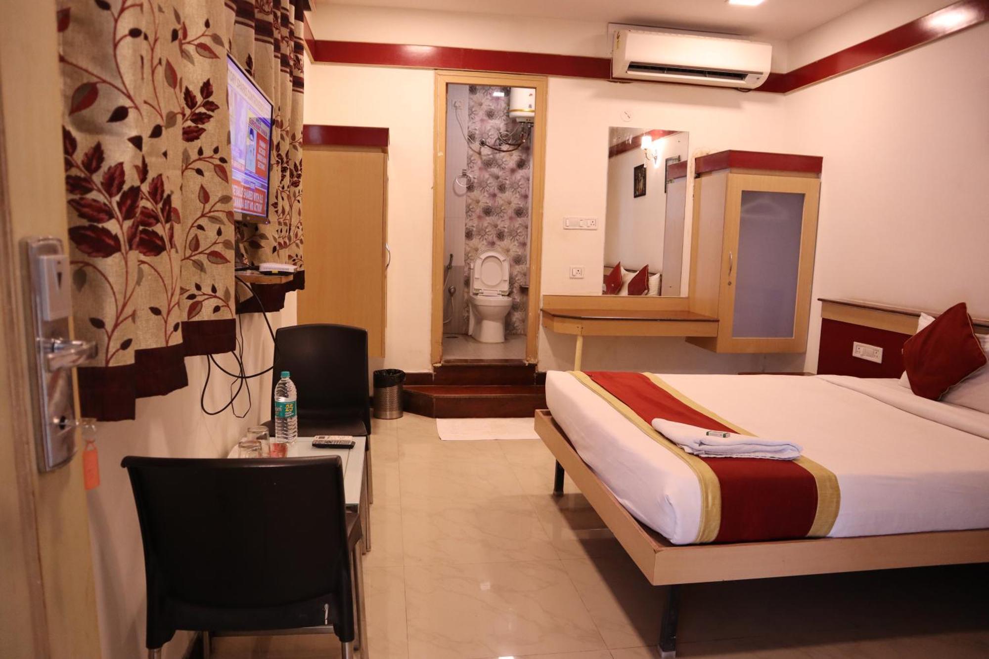 Sri Sai Ram Suites Bangalore Eksteriør bilde