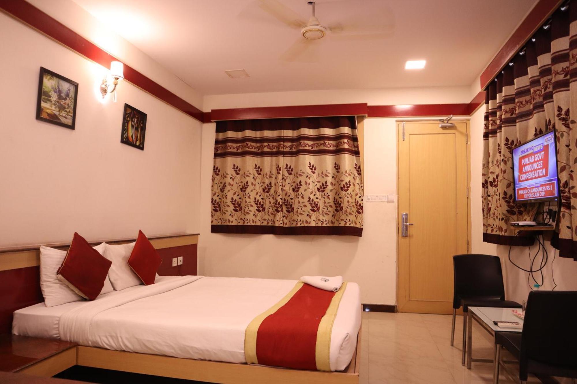 Sri Sai Ram Suites Bangalore Eksteriør bilde