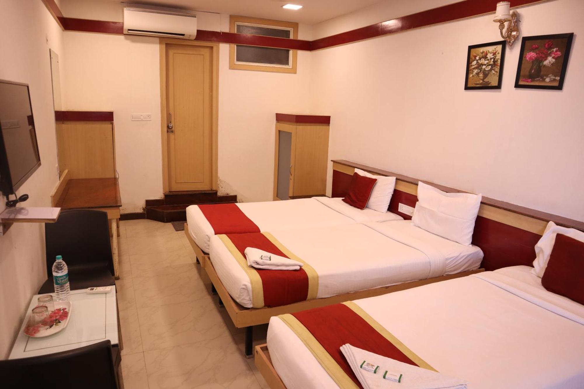 Sri Sai Ram Suites Bangalore Eksteriør bilde