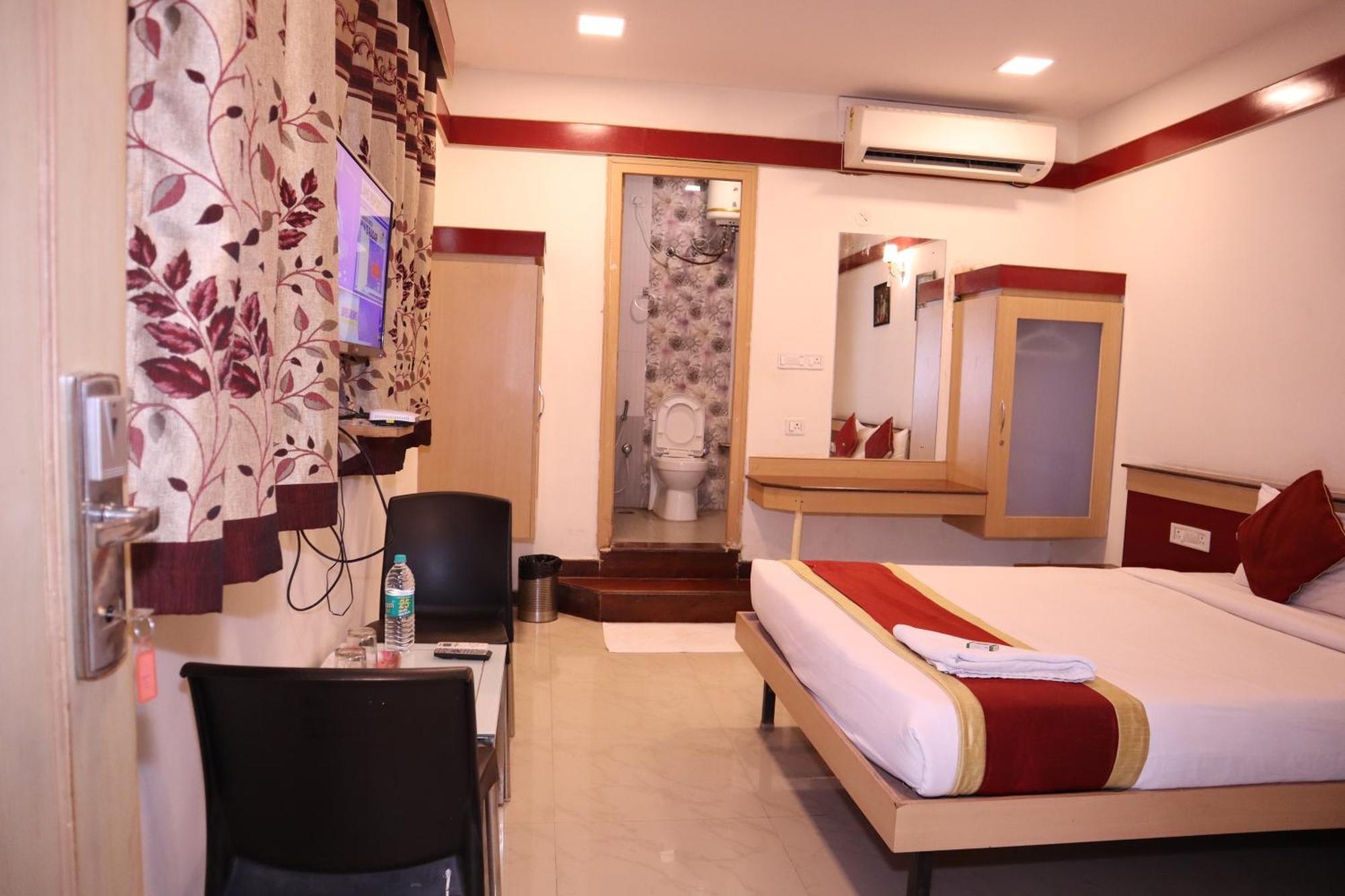 Sri Sai Ram Suites Bangalore Eksteriør bilde