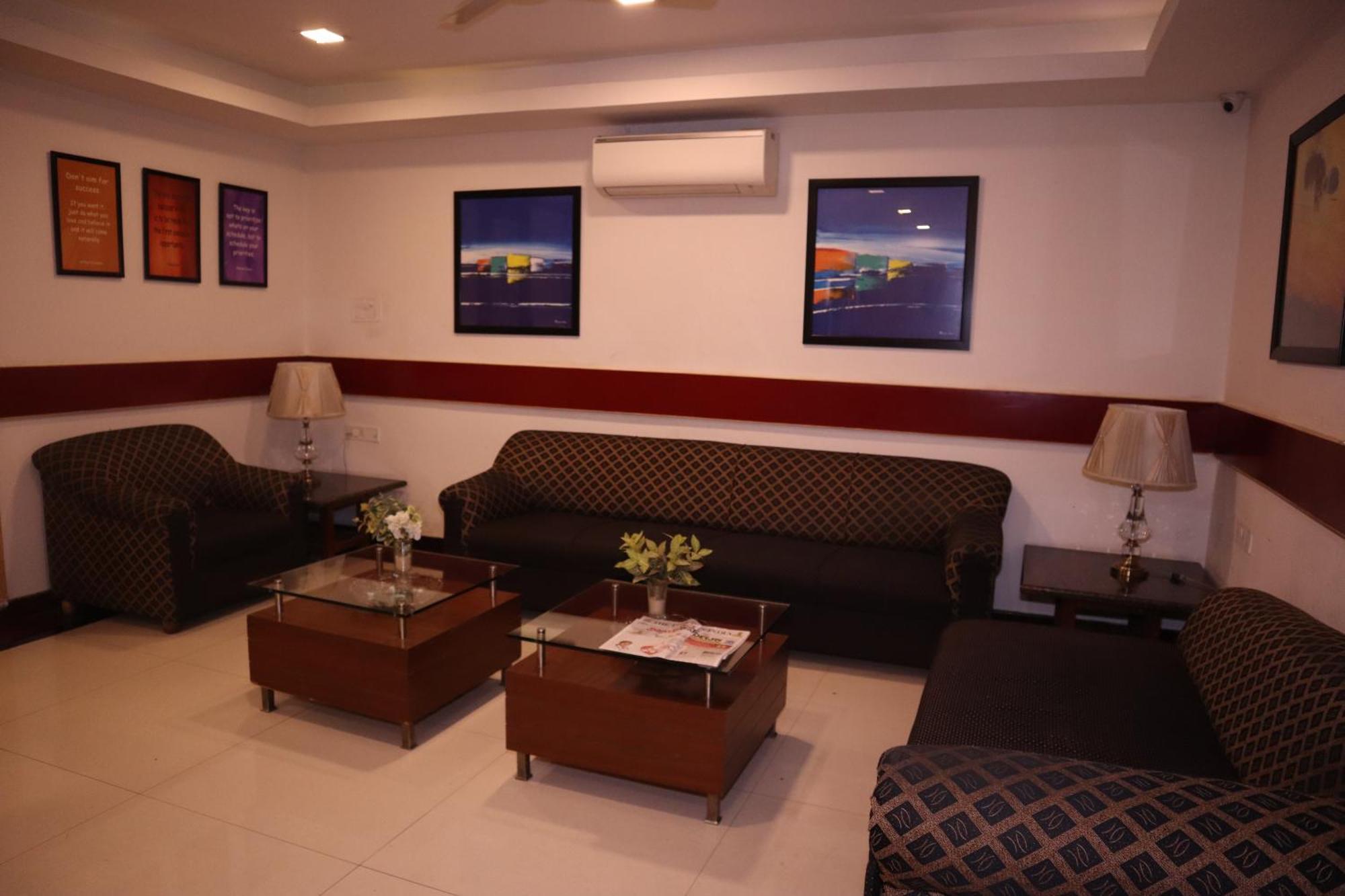 Sri Sai Ram Suites Bangalore Eksteriør bilde