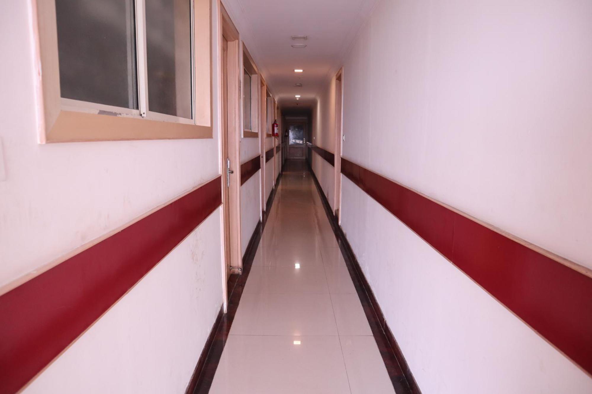 Sri Sai Ram Suites Bangalore Eksteriør bilde