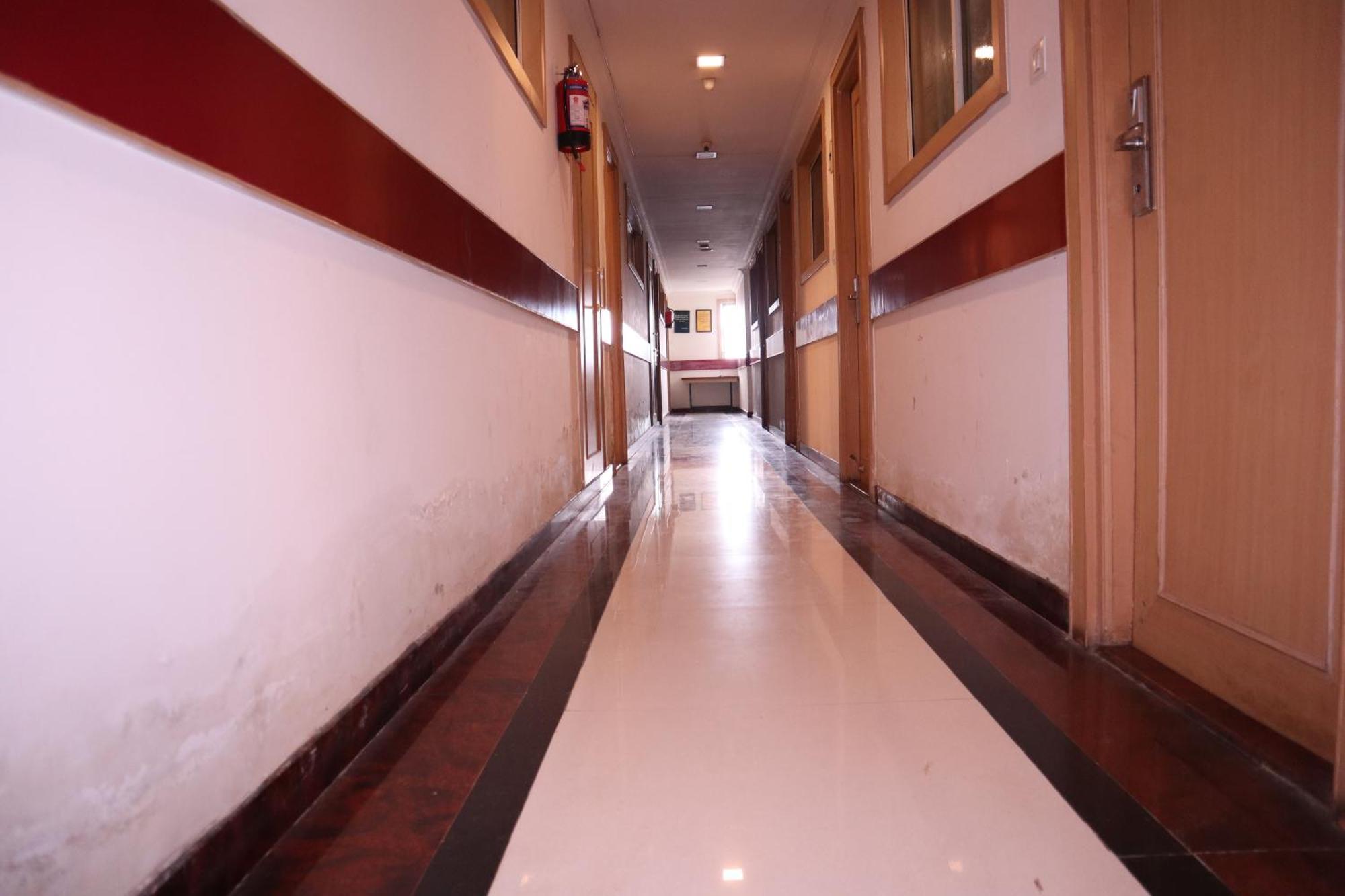 Sri Sai Ram Suites Bangalore Eksteriør bilde
